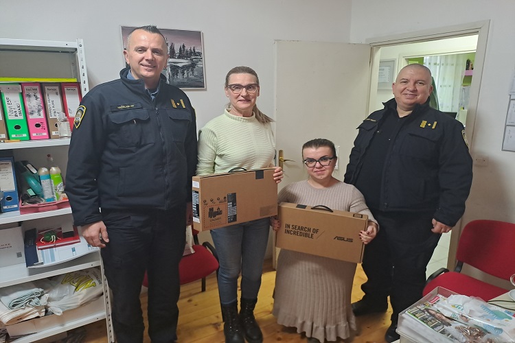 Slika /PU_DN/2024/PGP Metković - donacija/PGP 1 donacija.jpg